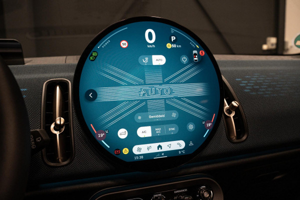 MINI Countryman 1.5 C Favoured M *Panorama / Head-up Display / Keyless Entry / Apple Carplay / LED-verlichting*
