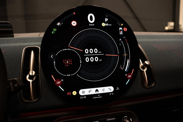 MINI Countryman 1.5 C Favoured M *Panorama / Head-up Display / Keyless Entry / Apple Carplay / LED-verlichting*