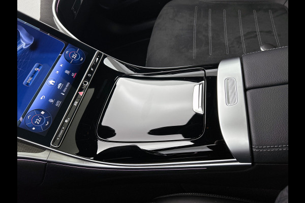 Mercedes-Benz C-Klasse Estate 180 Star Edition AMG Panoramadak elct. | 5 spaaks licht metalen velgen | Naviagtie | parking support met camera achter\| Inclusief 24 maanden Mercedes-Benz Certified garantie voor Europa.