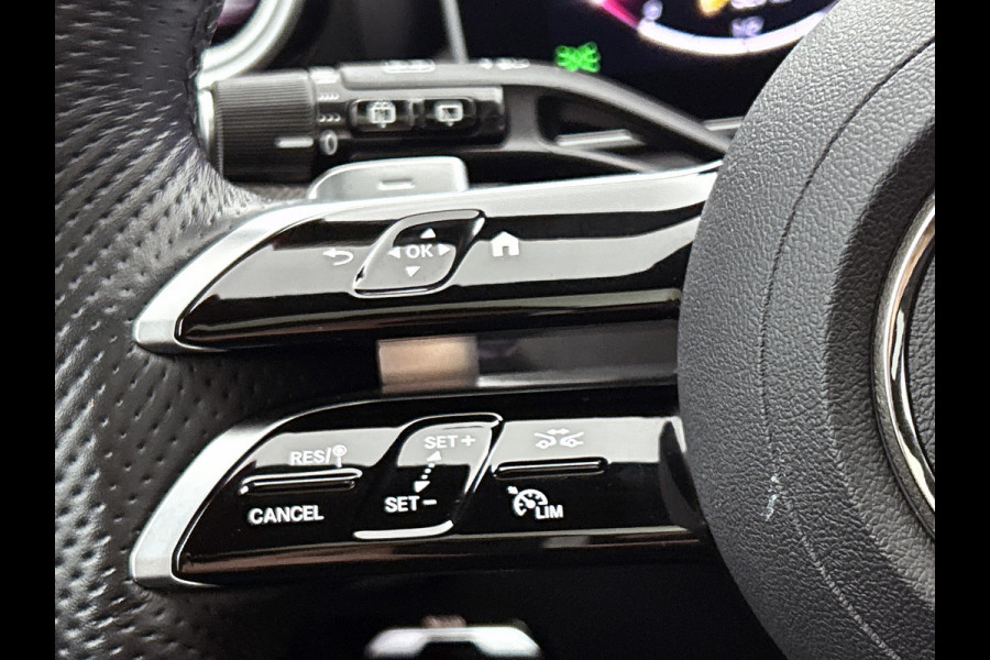 Mercedes-Benz C-Klasse Estate 180 Star Edition AMG Panoramadak elct. | 5 spaaks licht metalen velgen | Naviagtie | parking support met camera achter\| Inclusief 24 maanden Mercedes-Benz Certified garantie voor Europa.