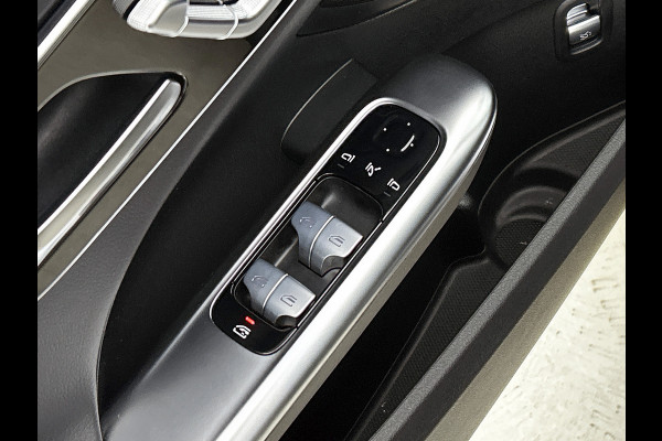 Mercedes-Benz C-Klasse Estate 180 Star Edition AMG Panoramadak elct. | 5 spaaks licht metalen velgen | Naviagtie | parking support met camera achter\| Inclusief 24 maanden Mercedes-Benz Certified garantie voor Europa.