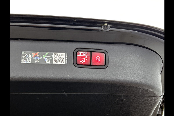 Mercedes-Benz C-Klasse Estate 180 Star Edition AMG Panoramadak elct. | 5 spaaks licht metalen velgen | Naviagtie | parking support met camera achter\| Inclusief 24 maanden Mercedes-Benz Certified garantie voor Europa.