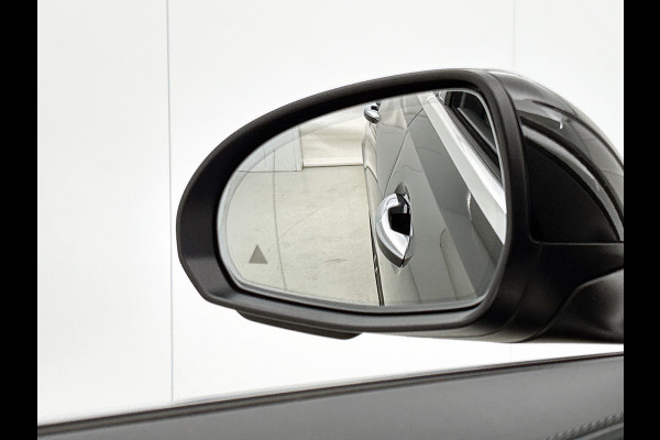 Mercedes-Benz C-Klasse Estate 180 Star Edition AMG Panoramadak elct. | 5 spaaks licht metalen velgen | Naviagtie | parking support met camera achter\| Inclusief 24 maanden Mercedes-Benz Certified garantie voor Europa.