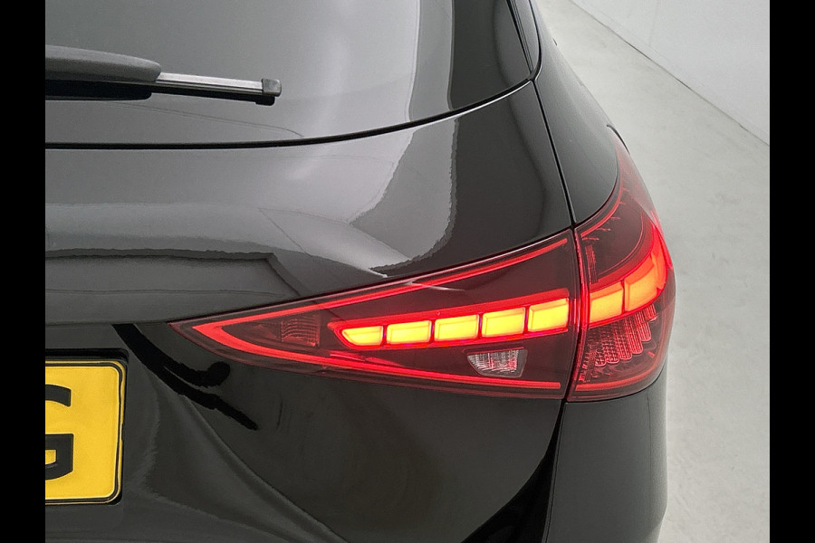 Mercedes-Benz C-Klasse Estate 180 Star Edition AMG Panoramadak elct. | 5 spaaks licht metalen velgen | Naviagtie | parking support met camera achter\| Inclusief 24 maanden Mercedes-Benz Certified garantie voor Europa.