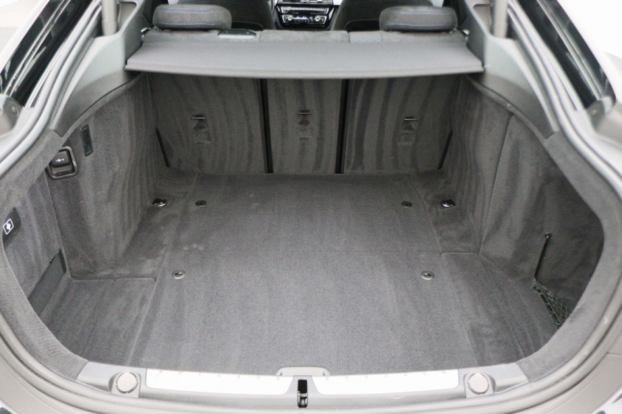 BMW 4 Serie Gran Coupé 418i Executive Edition Climate, Camera, Cruise, Navigatie, Trekhaak, Standkachel, DAB, LED, 18''