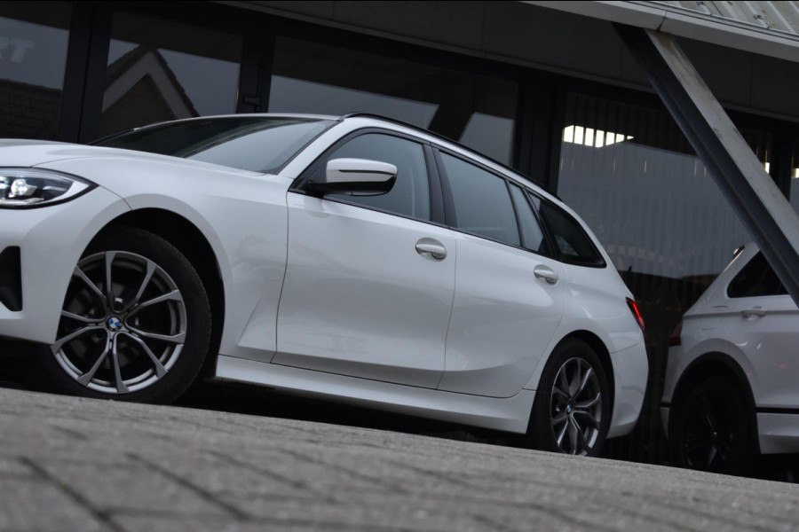 BMW 3 Serie Touring 318i High Executive Sport Line | TREKHAAK | APPLE CARPLAY | NAP | DEALER ONDERHOUDEN | ANDROID AUTO