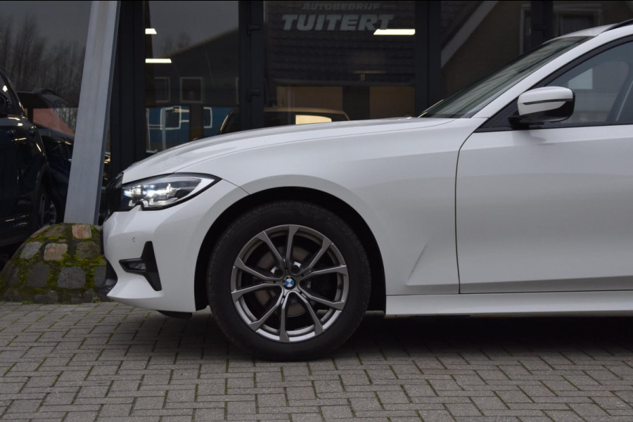 BMW 3 Serie Touring 318i High Executive Sport Line | TREKHAAK | APPLE CARPLAY | NAP | DEALER ONDERHOUDEN | ANDROID AUTO