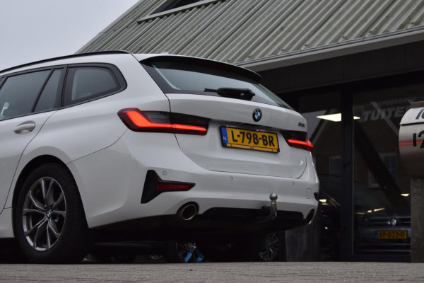 BMW 3 Serie Touring 318i High Executive Sport Line | TREKHAAK | APPLE CARPLAY | NAP | DEALER ONDERHOUDEN | ANDROID AUTO