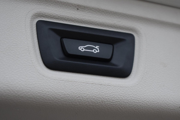 BMW 3 Serie Touring 318i High Executive Sport Line | TREKHAAK | APPLE CARPLAY | NAP | DEALER ONDERHOUDEN | ANDROID AUTO