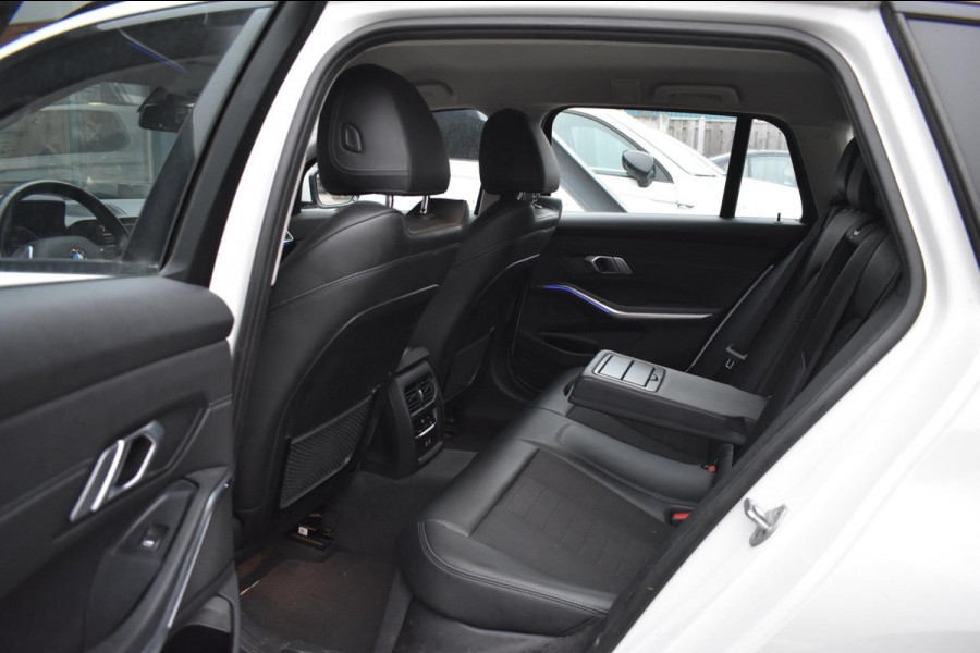 BMW 3 Serie Touring 318i High Executive Sport Line | TREKHAAK | APPLE CARPLAY | NAP | DEALER ONDERHOUDEN | ANDROID AUTO