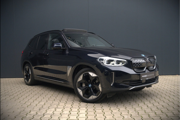 BMW iX3 High Executive 80 kWh | Panoramadak | Keyless | Stoelverwarming | Harman Kardon | Memory Seat | Head-Up Display | 360 Camera | Ambiance Verlichting | Trekhaak | Adaptive LED | Elektrische Stoelen | Apple Carplay |