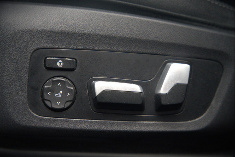 BMW iX3 High Executive 80 kWh | Panoramadak | Keyless | Stoelverwarming | Harman Kardon | Memory Seat | Head-Up Display | 360 Camera | Ambiance Verlichting | Trekhaak | Adaptive LED | Elektrische Stoelen | Apple Carplay |