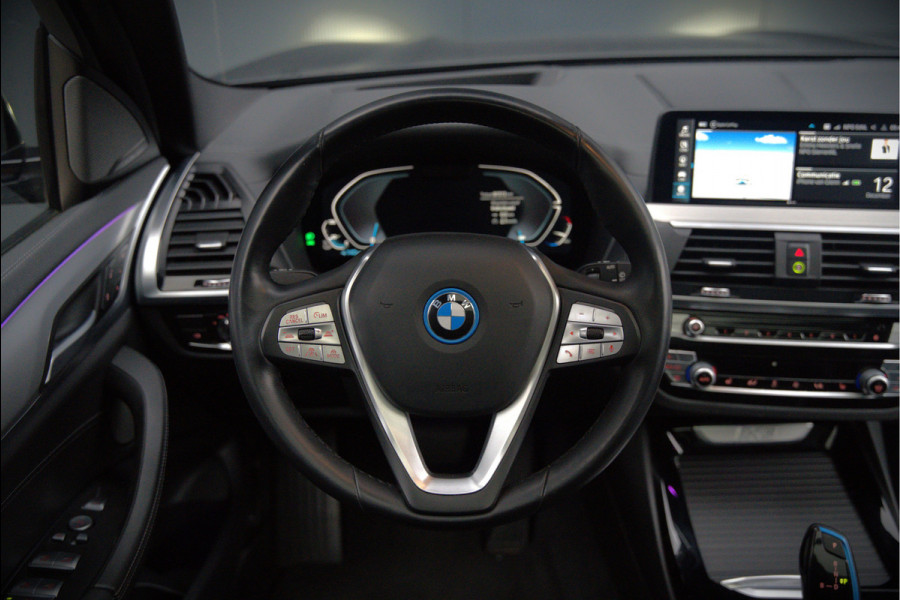 BMW iX3 High Executive 80 kWh | Panoramadak | Keyless | Stoelverwarming | Harman Kardon | Memory Seat | Head-Up Display | 360 Camera | Ambiance Verlichting | Trekhaak | Adaptive LED | Elektrische Stoelen | Apple Carplay |