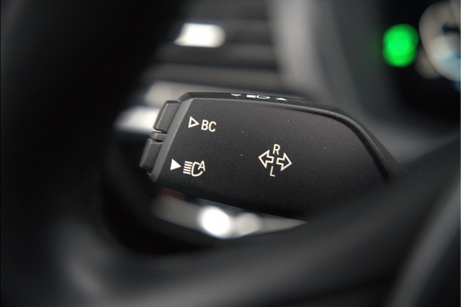 BMW iX3 High Executive 80 kWh | Panoramadak | Keyless | Stoelverwarming | Harman Kardon | Memory Seat | Head-Up Display | 360 Camera | Ambiance Verlichting | Trekhaak | Adaptive LED | Elektrische Stoelen | Apple Carplay |