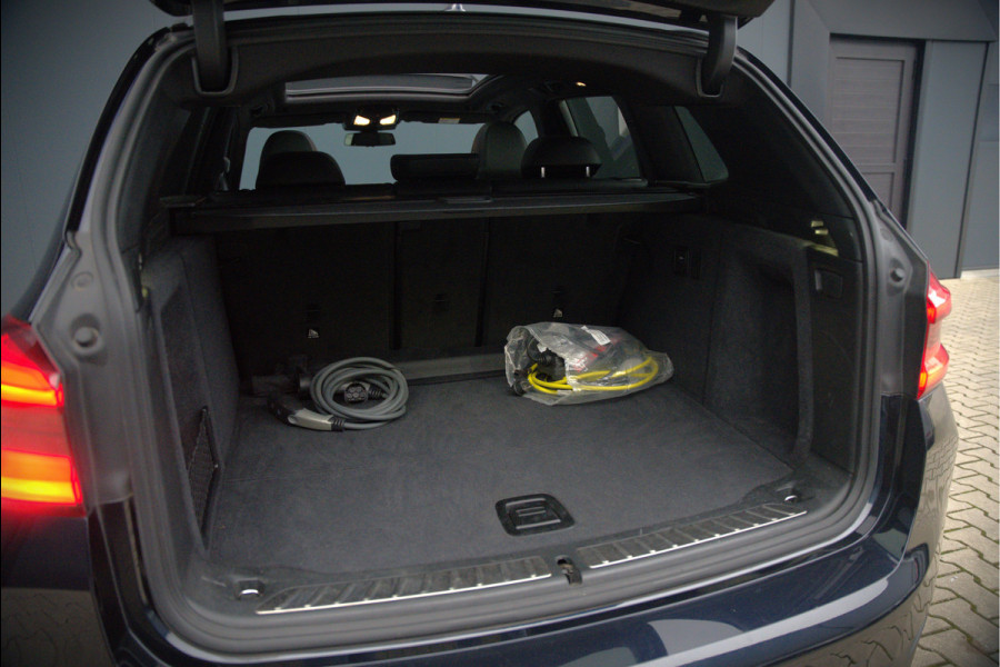 BMW iX3 High Executive 80 kWh | Panoramadak | Keyless | Stoelverwarming | Harman Kardon | Memory Seat | Head-Up Display | 360 Camera | Ambiance Verlichting | Trekhaak | Adaptive LED | Elektrische Stoelen | Apple Carplay |