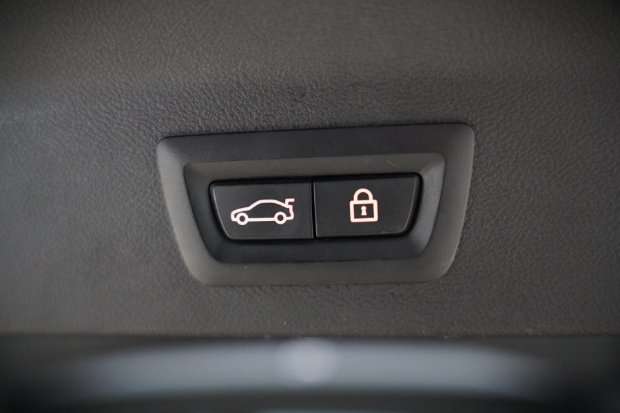 BMW iX3 High Executive 80 kWh | Panoramadak | Keyless | Stoelverwarming | Harman Kardon | Memory Seat | Head-Up Display | 360 Camera | Ambiance Verlichting | Trekhaak | Adaptive LED | Elektrische Stoelen | Apple Carplay |