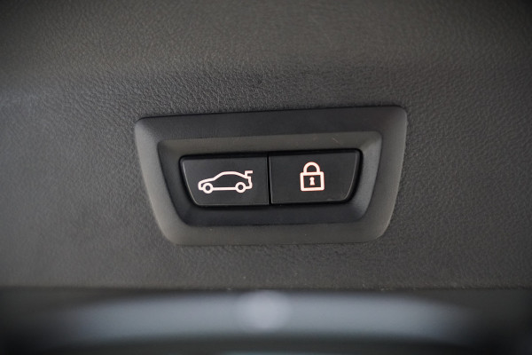 BMW iX3 High Executive 80 kWh | Panoramadak | Keyless | Stoelverwarming | Harman Kardon | Memory Seat | Head-Up Display | 360 Camera | Ambiance Verlichting | Trekhaak | Adaptive LED | Elektrische Stoelen | Apple Carplay |