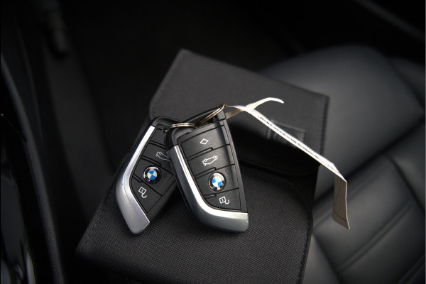 BMW iX3 High Executive 80 kWh | Panoramadak | Keyless | Stoelverwarming | Harman Kardon | Memory Seat | Head-Up Display | 360 Camera | Ambiance Verlichting | Trekhaak | Adaptive LED | Elektrische Stoelen | Apple Carplay |