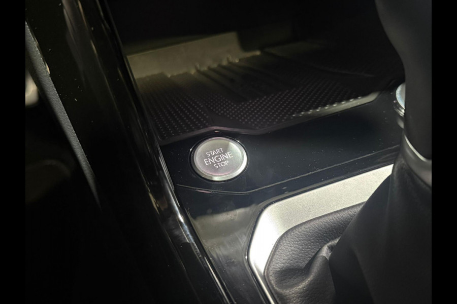 Volkswagen T-Roc 1.5 TSI R-Line Black Edition PANO/ACC/WINTERPAKKET/KEYLESS