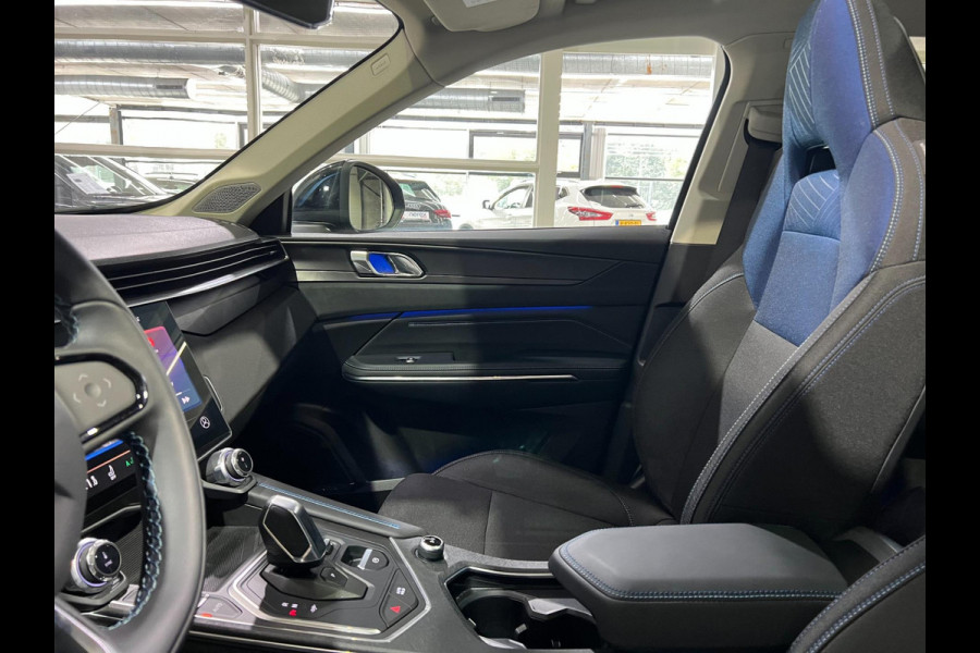 Lynk & Co 01 1.5/PANO/360CAM/AUTO-PILOT/MEMORY/APPLE-CARPLAY