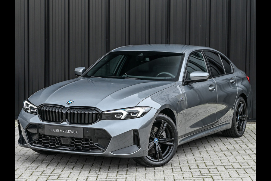 BMW 3-serie 330e | M-SPORT | SPORT SEATS | AMBIANCE INTERIEUR | ACTIVE CRUISE | DAB+ | HIFI SOUND | SHADOW-LINE | TREKHAAK | STUURVERWARMING