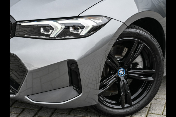 BMW 3-serie 330e | M-SPORT | SPORT SEATS | AMBIANCE INTERIEUR | ACTIVE CRUISE | DAB+ | HIFI SOUND | SHADOW-LINE | TREKHAAK | STUURVERWARMING