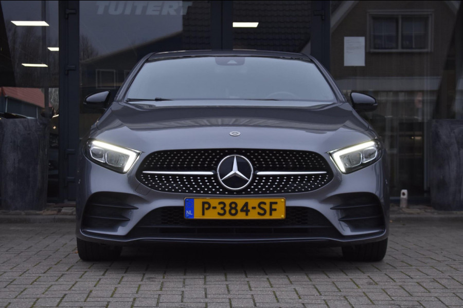 Mercedes-Benz A-Klasse 180 AMG NIGHT | SFEERVERLICHTING | APPLE CARPLAY | CAMERA | ANDROID AUTO | NAP | DEALER ONDERHOUDEN