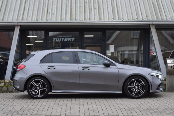 Mercedes-Benz A-Klasse 180 AMG NIGHT | SFEERVERLICHTING | APPLE CARPLAY | CAMERA | ANDROID AUTO | NAP | DEALER ONDERHOUDEN