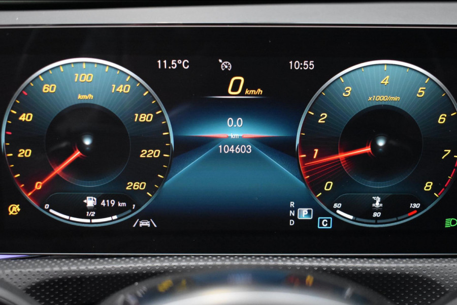 Mercedes-Benz A-Klasse 180 AMG NIGHT | SFEERVERLICHTING | APPLE CARPLAY | CAMERA | ANDROID AUTO | NAP | DEALER ONDERHOUDEN