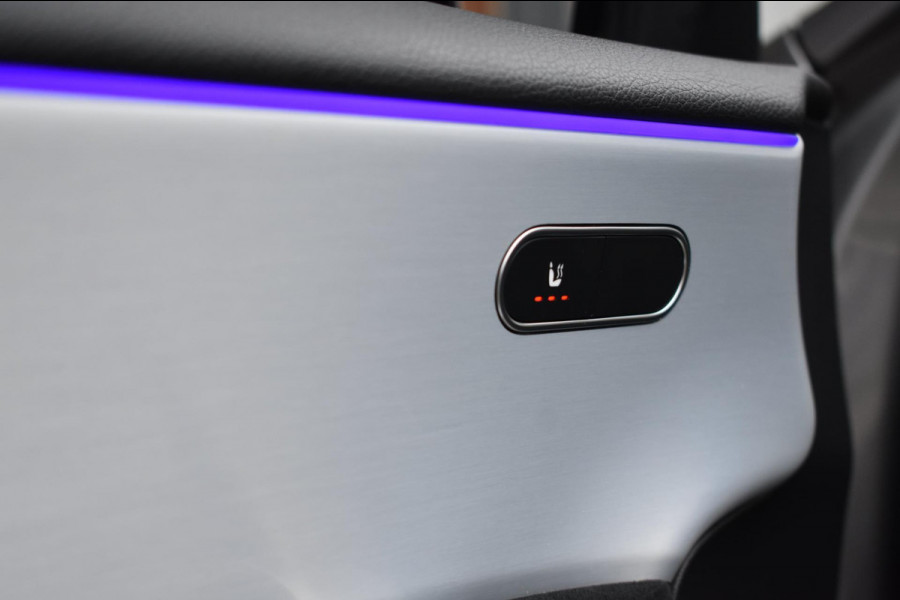 Mercedes-Benz A-Klasse 180 AMG NIGHT | SFEERVERLICHTING | APPLE CARPLAY | CAMERA | ANDROID AUTO | NAP | DEALER ONDERHOUDEN