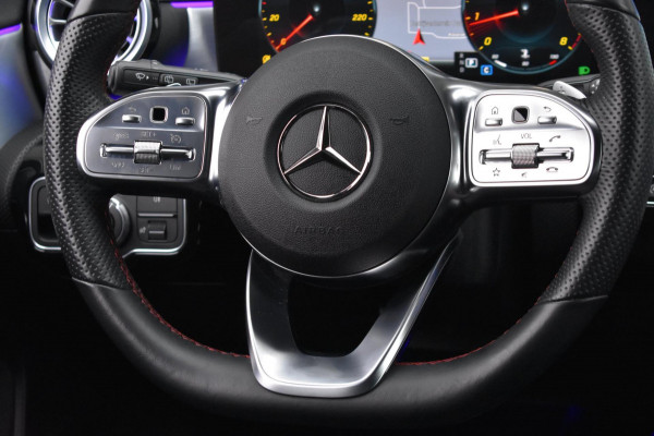 Mercedes-Benz A-Klasse 180 AMG NIGHT | SFEERVERLICHTING | APPLE CARPLAY | CAMERA | ANDROID AUTO | NAP | DEALER ONDERHOUDEN