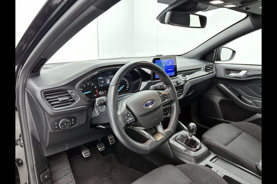 Ford FOCUS Wagon 1.0 EcoBoost Hybrid ST Line Business (NAVIGATIE, CAMERA. CARPLAY, PDC, 1e EIGENAAR, GOED ONDERHOUDEN)