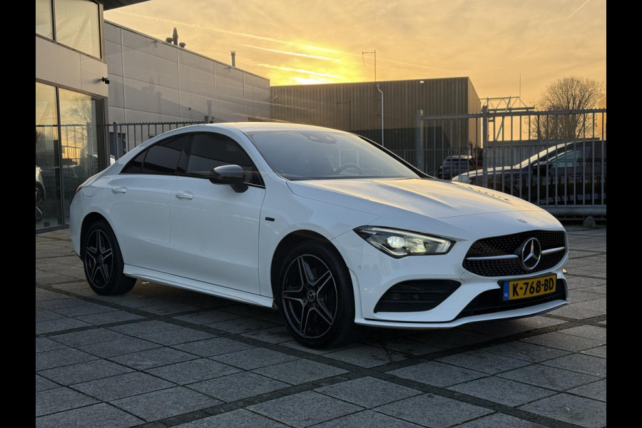 Mercedes-Benz CLA-Klasse 250e Aut. Business Sol. AMG | Navi | Camera | Sfeer Verlichting |