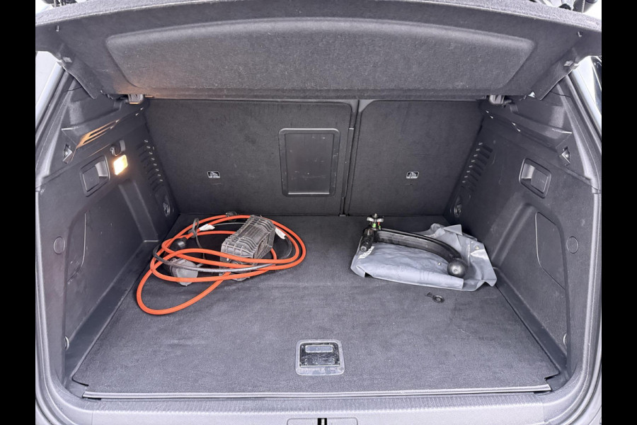 Peugeot 3008 1.6 HYbrid4 300 GT | COMPLETE AUTO| PANO| ELEK. ACHTERKLEP| TREKHAAK| ELEK. STOEL + MASSAGE| FOCAL AUDIO| CAMERA ACHTER + VOOR| STOELVERWARMING| ADAP. CRUISE
