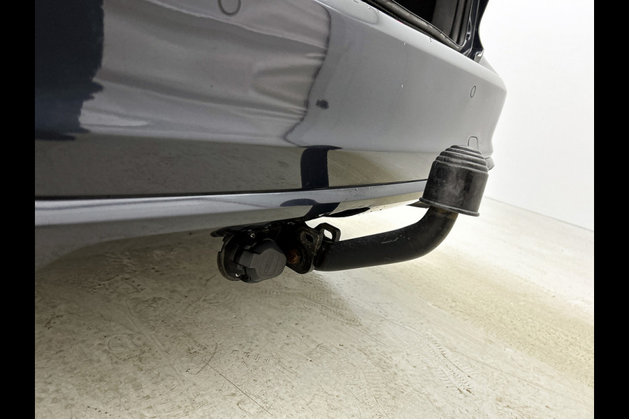 Ford FOCUS Wagon 1.0 EcoBoost ST Line Business (STUUR-/STOELVERWARMING, TREKHAAK, CARPLAY, PDC, CLIMA, NAVI, GOED ONDERHOUDEN)