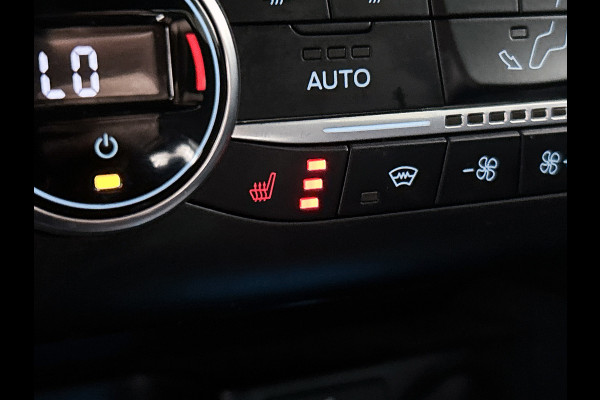 Ford FOCUS Wagon 1.0 EcoBoost ST Line Business (STUUR-/STOELVERWARMING, TREKHAAK, CARPLAY, PDC, CLIMA, NAVI, GOED ONDERHOUDEN)