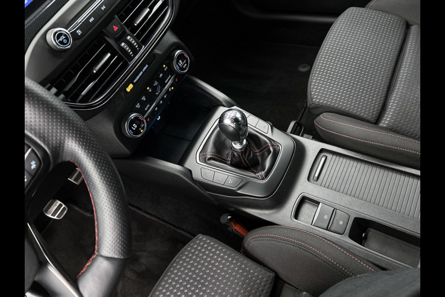 Ford FOCUS Wagon 1.0 EcoBoost ST Line Business (STUUR-/STOELVERWARMING, TREKHAAK, CARPLAY, PDC, CLIMA, NAVI, GOED ONDERHOUDEN)