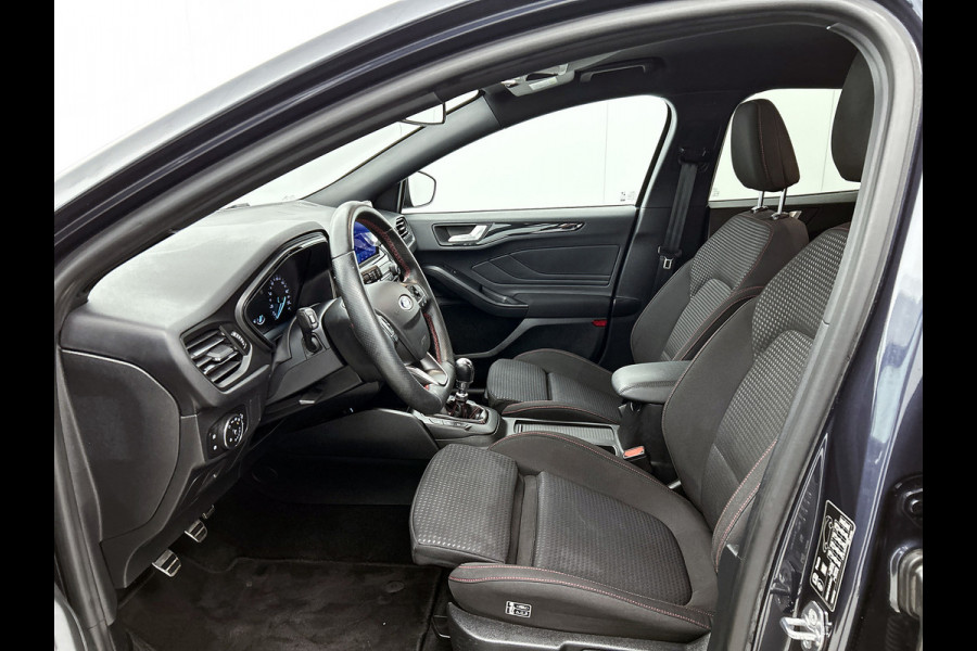 Ford FOCUS Wagon 1.0 EcoBoost ST Line Business (STUUR-/STOELVERWARMING, TREKHAAK, CARPLAY, PDC, CLIMA, NAVI, GOED ONDERHOUDEN)