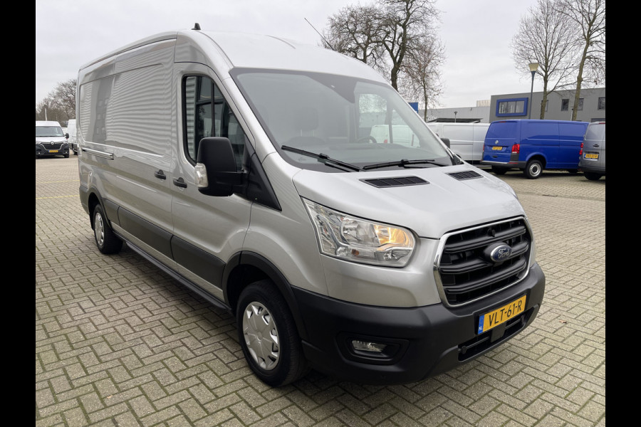 Ford Transit 310 2.0 TDCI 130pk / L3H2 Trend / volledig ingerichte Sortimo laadruimte met omvormer / vaste prijs rijklaar € 19.950 ex btw / lease vanaf € 336 / trekhaak / camera / airco / cruise / navi