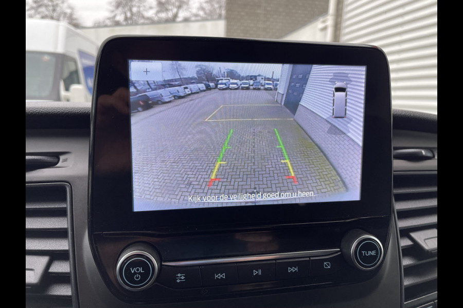 Ford Transit 310 2.0 TDCI 130pk / L3H2 Trend / volledig ingerichte Sortimo laadruimte met omvormer / vaste prijs rijklaar € 19.950 ex btw / lease vanaf € 336 / trekhaak / camera / airco / cruise / navi