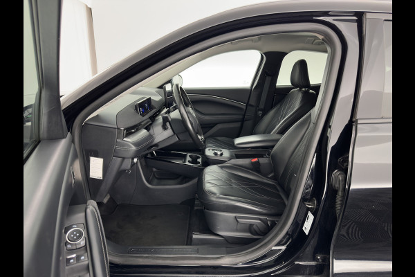 Ford Mustang Mach-E RWD 75 kWh (3-Fase) (INCL-BTW) Aut. *LUXURY-LEATHER | FULL-LED | DAB | DIGI-COCKPIT | KEYLESS | NAVI-FULLMAP | CARPLAY | HEATED-COMFORTSEATS | TOPVIEW | ADAPTIVE-CRUISE | PRIVACY-GLASS | 18'' ALU*