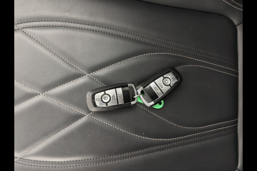 Ford Mustang Mach-E RWD 75 kWh (3-Fase) (INCL-BTW) Aut. *LUXURY-LEATHER | FULL-LED | DAB | DIGI-COCKPIT | KEYLESS | NAVI-FULLMAP | CARPLAY | HEATED-COMFORTSEATS | TOPVIEW | ADAPTIVE-CRUISE | PRIVACY-GLASS | 18'' ALU*