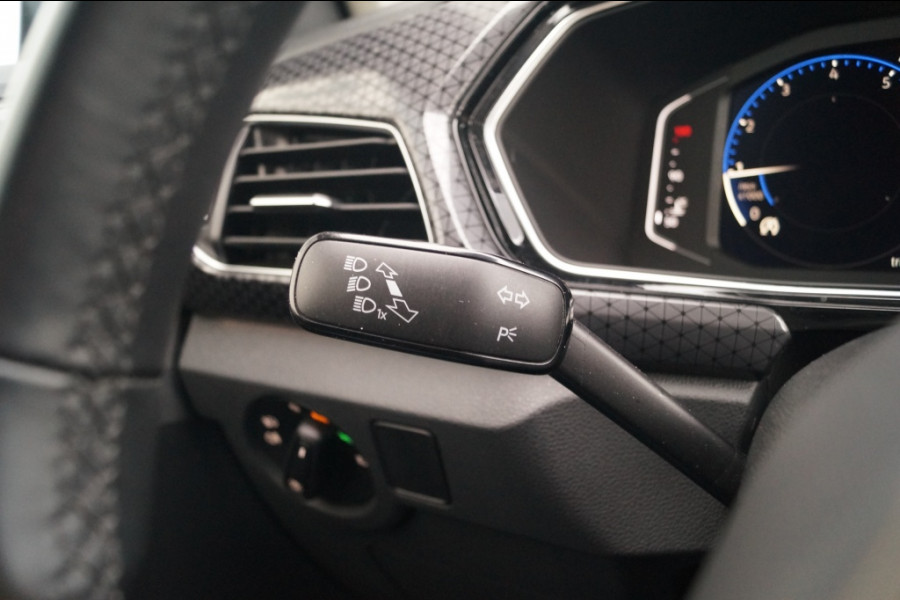 Volkswagen T-Cross 1.0 TSI 110pk Style -NAVI-ECC-PDC-DIGI-