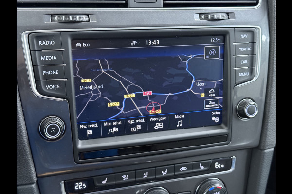 Volkswagen e-Golf Automaat Navi Ecc Climatronic Stoelverwarming Cruise Control Pdc Lmv Led Privacy Glas Regen-Lichtsensor Bluetooth Isofix SOH 85%