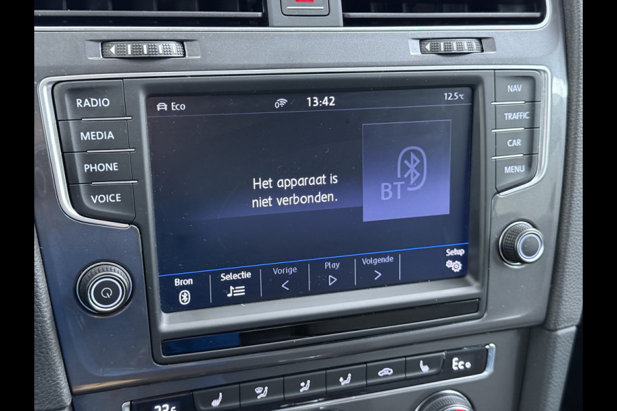 Volkswagen e-Golf Automaat Navi Ecc Climatronic Stoelverwarming Cruise Control Pdc Lmv Led Privacy Glas Regen-Lichtsensor Bluetooth Isofix SOH 85%