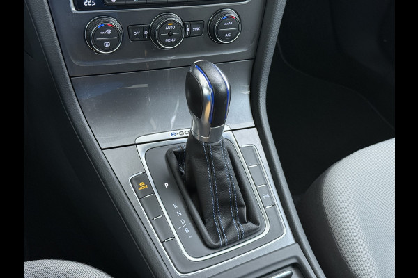 Volkswagen e-Golf Automaat Navi Ecc Climatronic Stoelverwarming Cruise Control Pdc Lmv Led Privacy Glas Regen-Lichtsensor Bluetooth Isofix SOH 85%