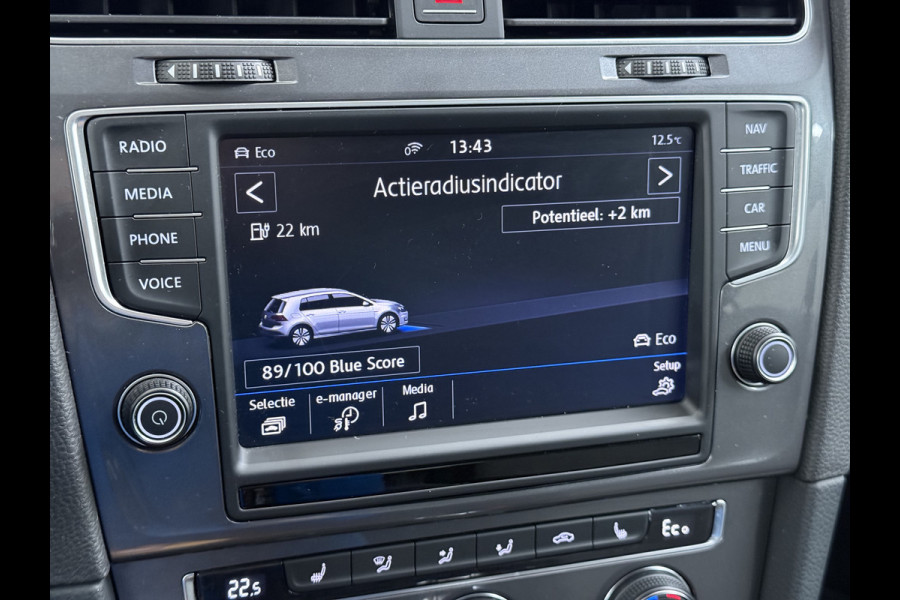Volkswagen e-Golf Automaat Navi Ecc Climatronic Stoelverwarming Cruise Control Pdc Lmv Led Privacy Glas Regen-Lichtsensor Bluetooth Isofix SOH 85%
