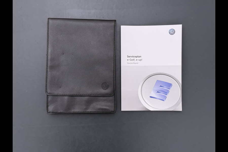 Volkswagen e-Golf Automaat Navi Ecc Climatronic Stoelverwarming Cruise Control Pdc Lmv Led Privacy Glas Regen-Lichtsensor Bluetooth Isofix SOH 85%