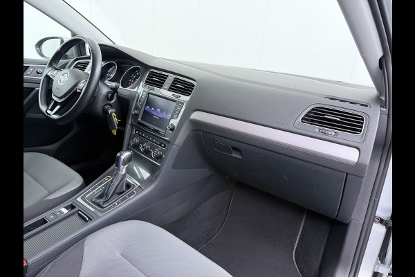 Volkswagen e-Golf Automaat Navi Ecc Climatronic Stoelverwarming Cruise Control Pdc Lmv Led Privacy Glas Regen-Lichtsensor Bluetooth Isofix SOH 85%