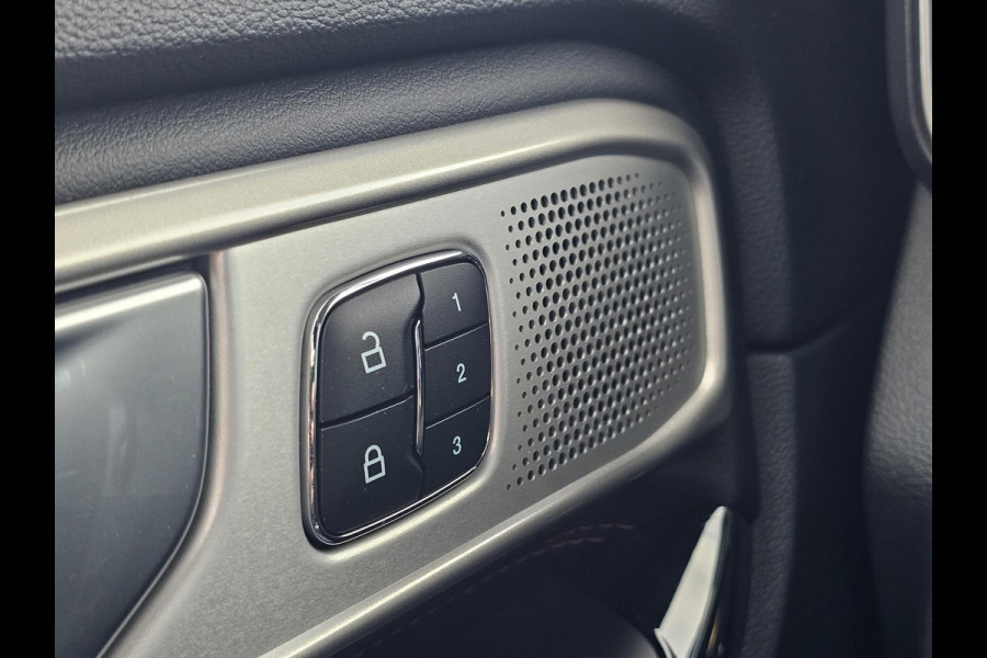 Ford Explorer 3.0 V6 EcoBoost PHEV ST-Line 457pk | Full LED | Adaptieve Cruise | Panorama Dak | Trekhaak afneembaar | 2.500kg Trekgewicht | Verlengde fabrieks garantie tot 06-2028